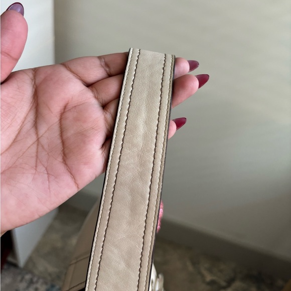 SOLD 🤍🩷 - Picture 6 of 8